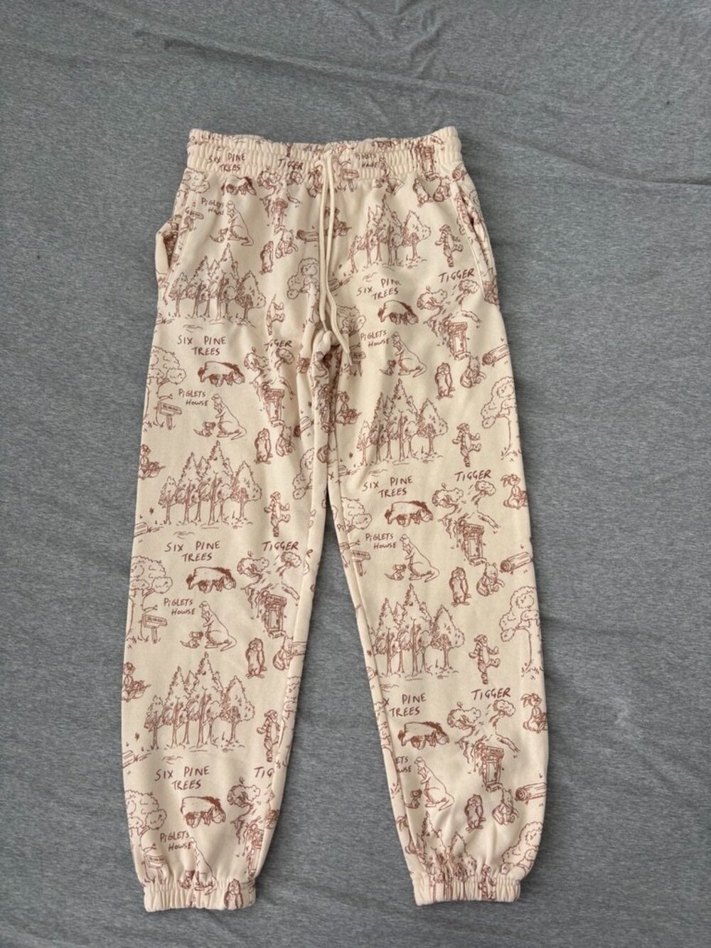 Disney Winnie the Pooh Bear Joggers M 100 Acre Wood Map Cream Fleece Sweatpants